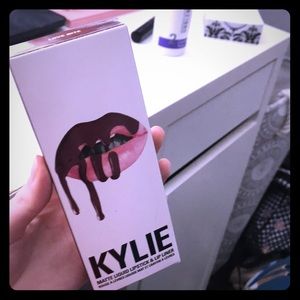 Kylie cosmetics lip kit in the shade love bite